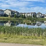 The Cozy Cove - Modern Private Basement Suite With Comfort & Charm, Free Parking, Wifi, Netflix Close To Airport & 18 Minutes To West Edmonton Mall