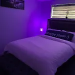 The Cozy Cove - Modern Private Basement Suite With Comfort & Charm, Free Parking, Wifi, Netflix Close To Airport & 18 Minutes To West Edmonton Mall