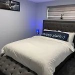 The Cozy Cove - Modern Private Basement Suite With Comfort & Charm, Free Parking, Wifi, Netflix Close To Airport & 18 Minutes To West Edmonton Mall